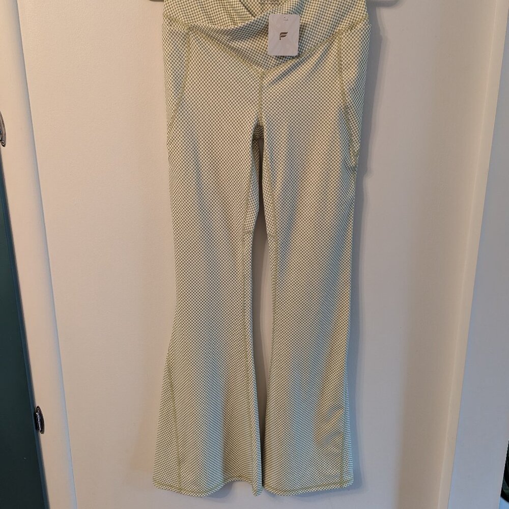NWT Fabletics High-Waisted Crossover Flare, Size Medium
